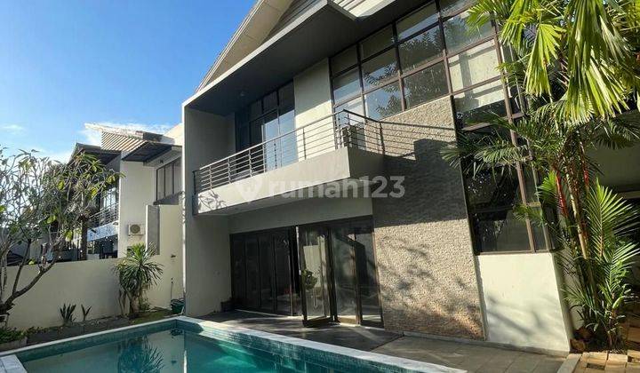 Rumah 4 Kamar Ada Kolam Renang Di Green Cove Bsd-No Cobroke 1