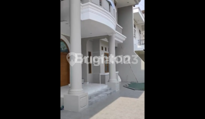 Rumah 2 lantai bergaya modern di Komplek Batununggal - Bandung Rumah 2 lantai bergaya modern di Komplek Batununggal - Bandung