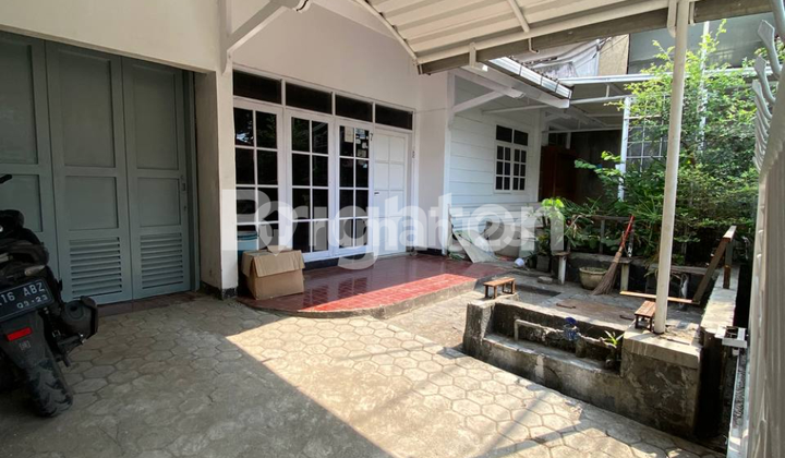 Rumah asri 3 lantai di sayap Buah Batu - Bandung 2