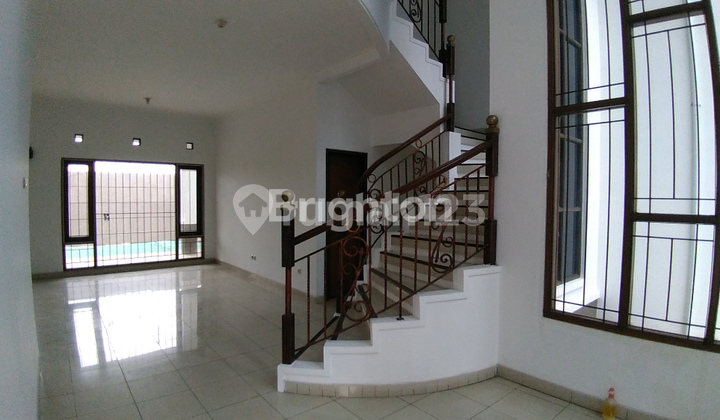 Rumah asri 2 lantai di salah satu cluster perumahan Batununggal , Bandung 2