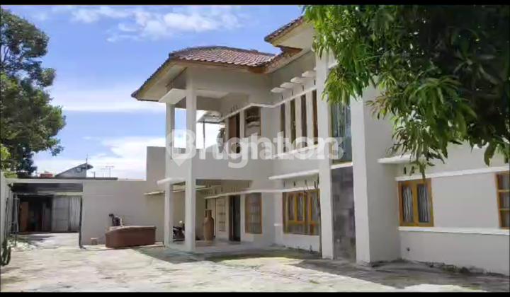 Rumah Dengan Pekarangan Luas di Jl Gumuruh, Turangga - Bandung Rumah Dengan Pekarangan Luas di Jl Gumuruh, Turangga - Bandung