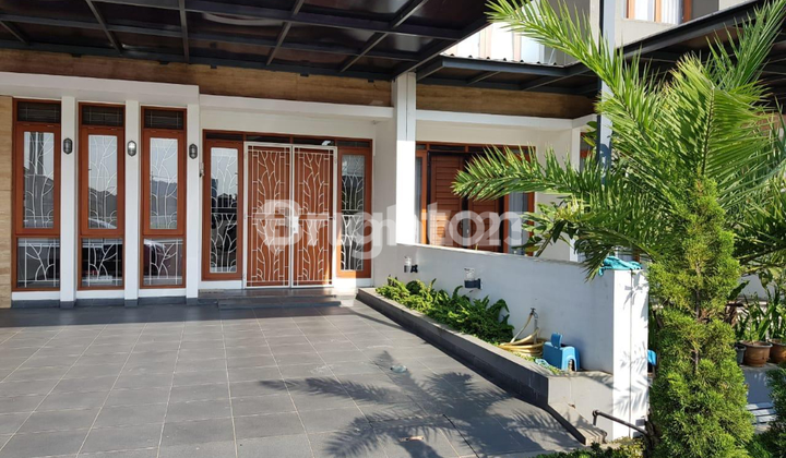 Rumah asri 2 lantai di Komplek Cherryfield - Bandung