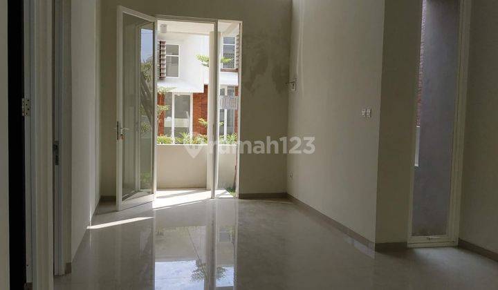 DI SEWAKAN RUMAH MINIMALIS MODERN SHM DI PERUMAHAN THE OZ 2