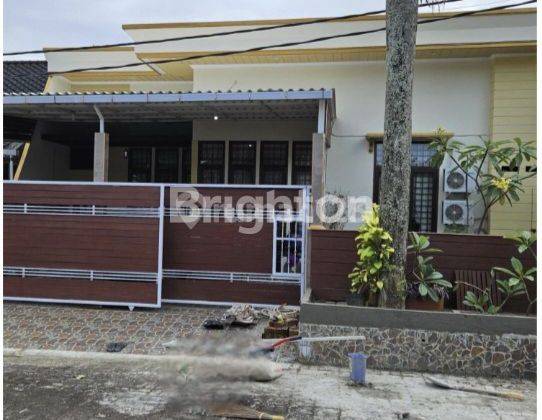 RUMAH CANTIK SIAP HUNI DI PERUMAHAN BUKIT DAMAI INDAH 1