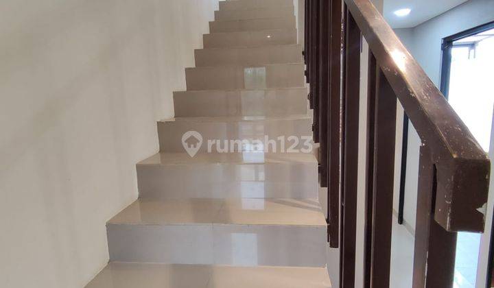 Rumah deket stasiun dan bsd 8