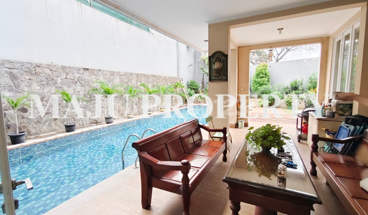 Rumah Mewah Ada Kolam Renang Di Legenda Wisata 2