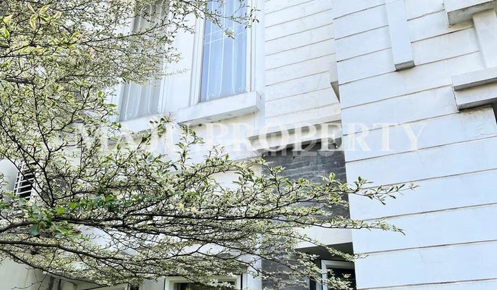 Rumah Dalam Cluster Di Legenda Wisata, Bogor 2