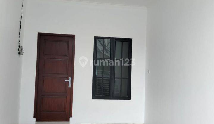 Rumah 2 Lantai Bagus Unfurnished SHM di Harapan Indah, Bekasi b0964  2