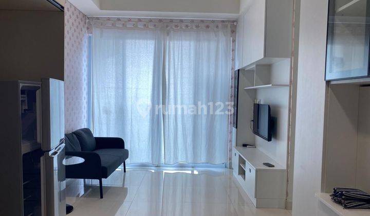 Di Sewakan Apartemen Puri Mansion 2+1 Kamar Tidur Semi Furnished Bagus 1