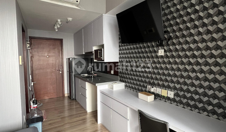 West Vista Apartment West Jakarta Studio Furnished Good 2