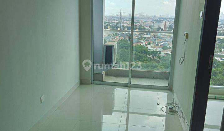 Di Sewakan Apartemen Puri Mansion 1 Kamar Tidur Semi Furnished View Pool 2