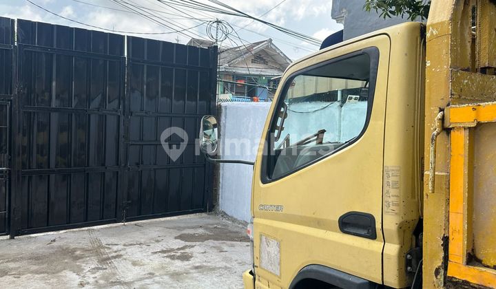 Newly Renovated 3-Story House in Jembatan Lima, North-Facing, Strategic Location