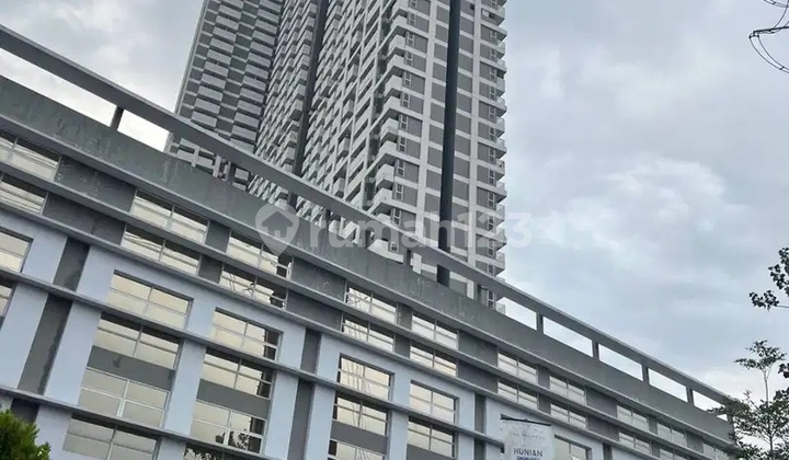 West Vista Apartment in West Jakarta, Studio Hook, Good