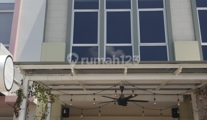 Ruko.2.lantai. Ramai. Hadap.jalan.raya. Bebas Banjir. Siap.usaha.