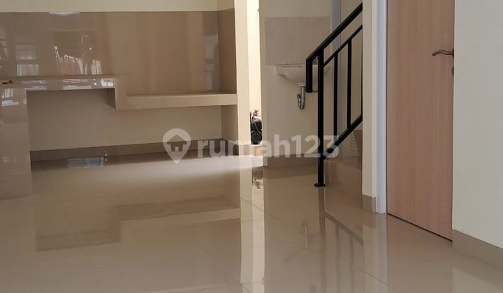 Rumah Bangun Baru. Bebas Banjir. 2 Lantai