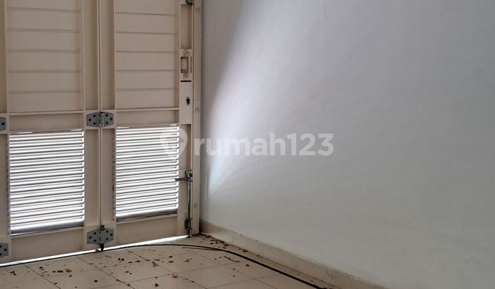 Ready-to-Occupy House. 2 Floors. Flood-Free. 2