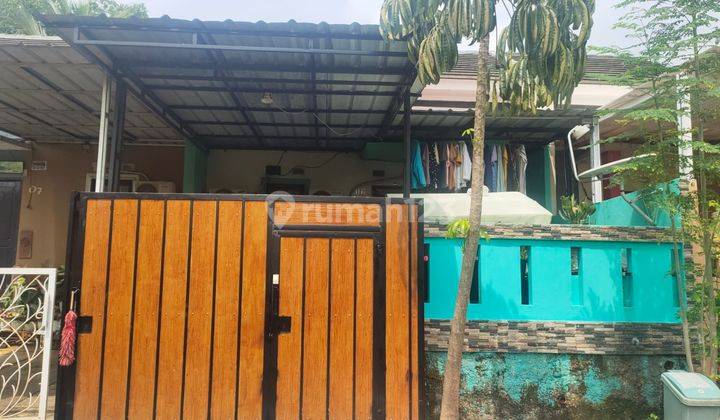 Rumah Dengan Jalan Lebar di dalam Perumahan 1