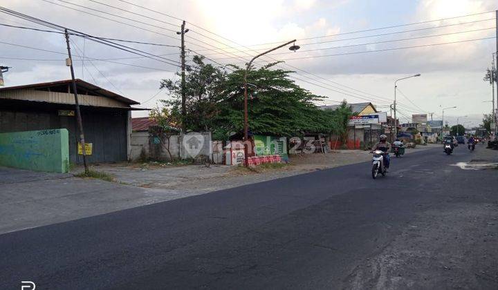 Gudang Sangat Strategis Pinggir Jalan Raya Imogiri di dalam Jalan Nasional III 3