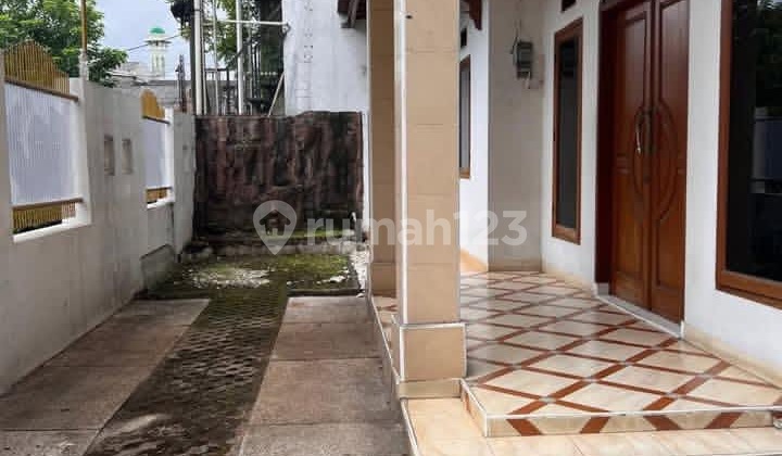 Disewakan Rumah 2 Lantai di Area Duren Sawit, Jakarta Timur 2