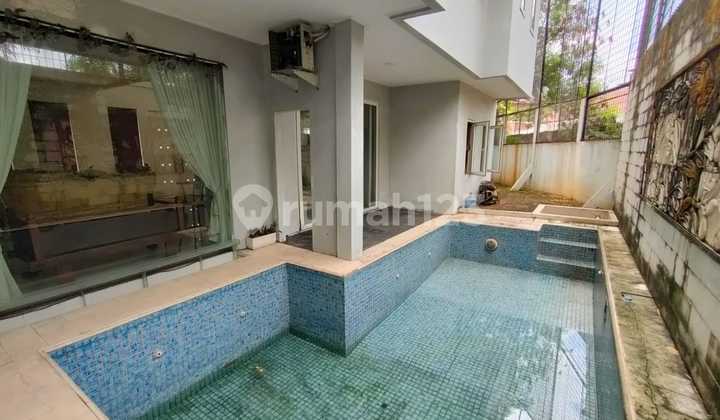 Dijual Rumah Ada Kolam Renang di Taman Persada Kemala