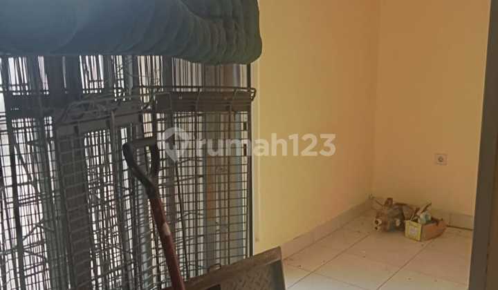 Disewakan Ruko 2,5 Lantai Cocok Untuk Office di Bintara 1