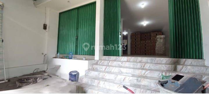 Disewakan Ruko Gandeng 3 Lantai Plus Gudang Letak Strategis 1