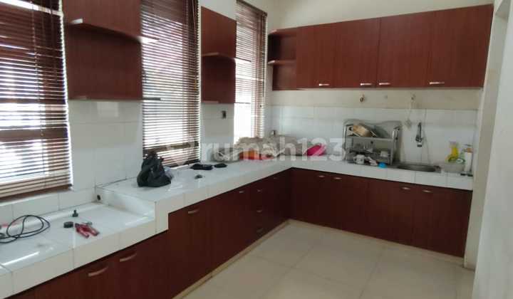 Dijual Rumah Ada Kolam Renang di Taman Persada Kemala 2