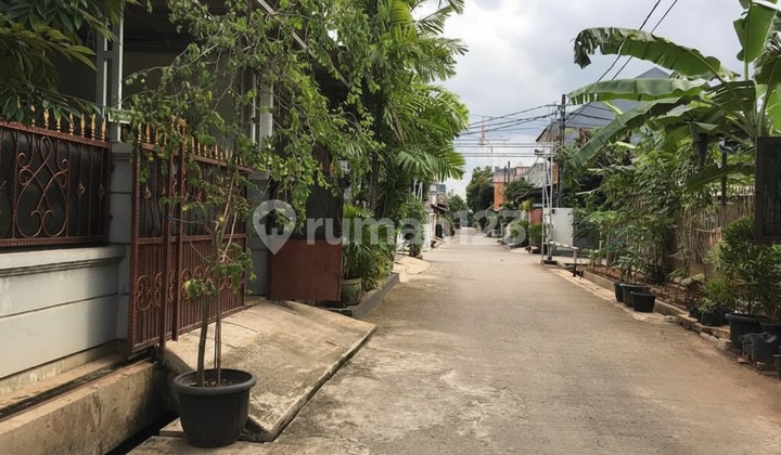 Dijual rumah 2 lantai siap huni di perumahan pondok gede, bekasi 2