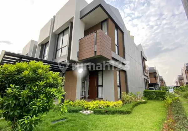 For Sale Beautiful Corner House in Magenta, Summarecon Bekasi