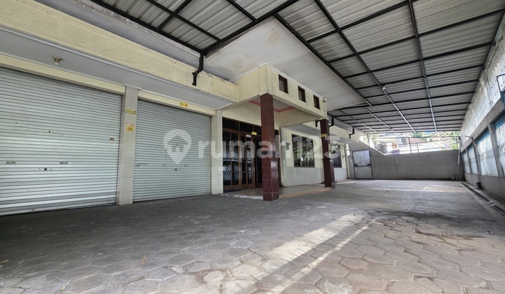 Strategic Affordable Office House by the Main Road, Office Area. 2