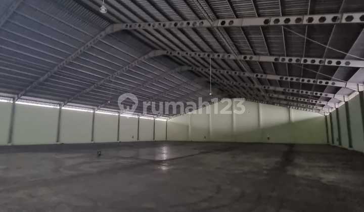 Warehouse for Rent in Ngaliyan Area, Semarang, HGB per Meter. 2