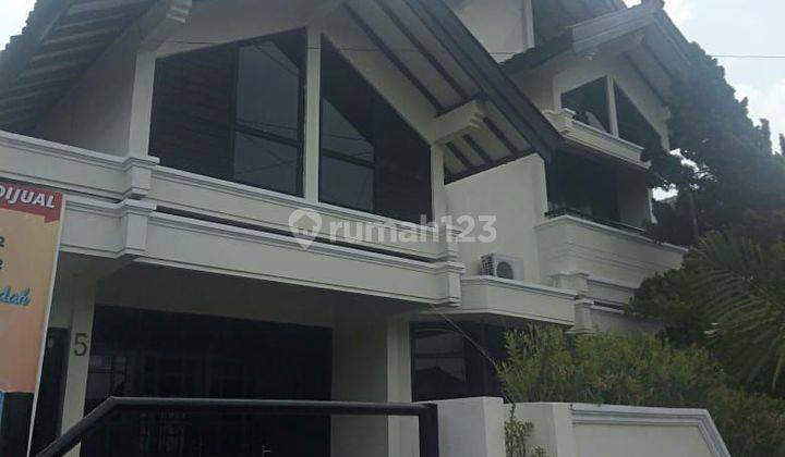 Rumah Bagus siap pakai SHM 2 Lantai di Srondol Utara 2