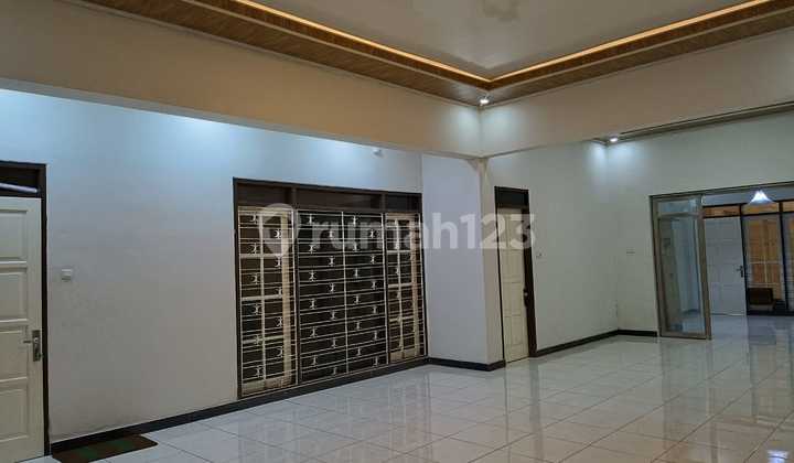 Dijual Rumah Bagus SHM di Kuningan Bebas Banjir Modern Minimalis 2
