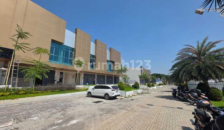 For Rent: Shop House in Ngaliyan Area, Semarang 2