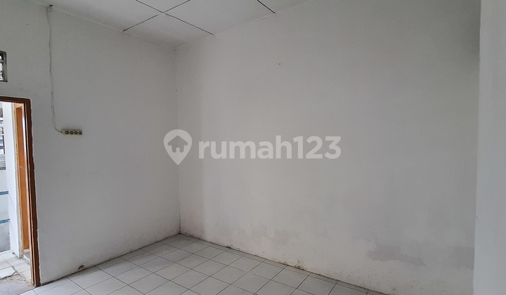 Dijual Rumah Bebas Banjir Butuh Minim Renovasi SHM di Tanah Mas 2