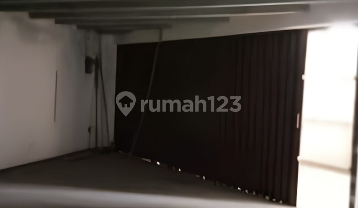 Disewakan Ruko 2 Lantai Di Daerah Gang Warung Semarang 2