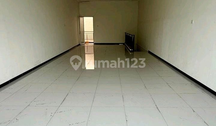 3-Storey Shophouse, Strategic Location, Flood-Free