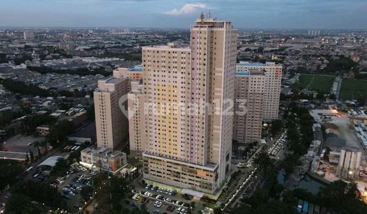Apartemen Hoek dengan Pencahayaan Alami di Gading Nias Residence