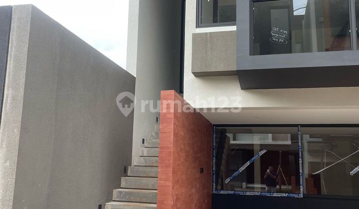 Rumah Semi Furnished 4 Lantai di Cipete, Dekat MRT & Pusat Kota 2