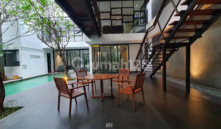 Dijual Rumah Cantik di Menteng dengan Harga Spesial Dijual Rumah Cantik di Menteng dengan Harga Spesial