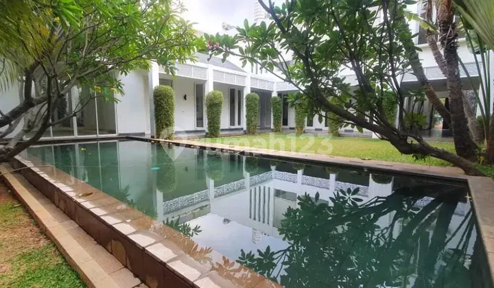 Rumah Mewah di Area Strategis Cipete
