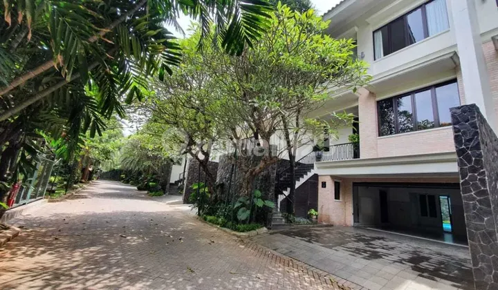 Townhouse 2 Lantai di Kemang Dekat Senopati dan Kuningan