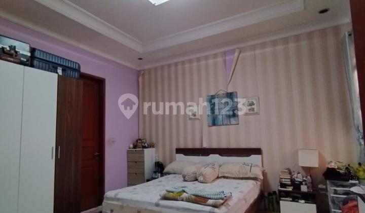 Rumah 2 Lantai di Tebet Timur, Sudah Ada Penyewa, Langsung Dapet Passive Income Rumah 2 Lantai di Tebet Timur, Sudah Ada Penyewa, Langsung Dapet Passive Income