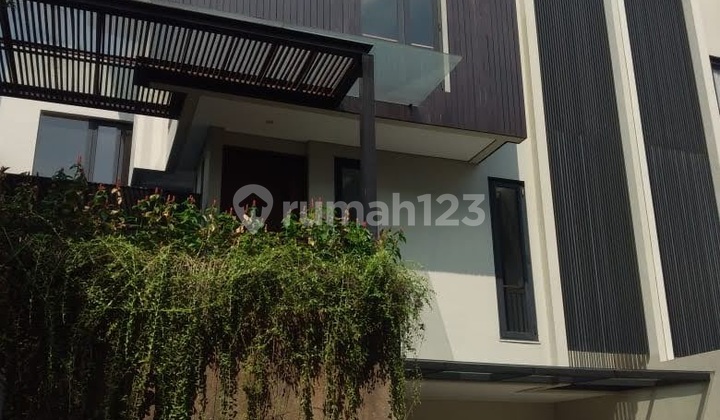 Rumah 3 Lantai Minimalis Modern di Cilandak Lokasi Super Strategis Dekat MRT