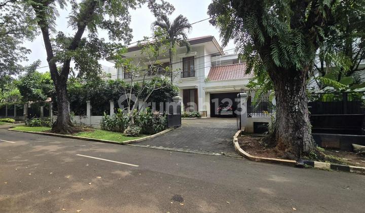 Rumah Modern Asri di Kebayoran Baru - Fasilitas Lengkap 2