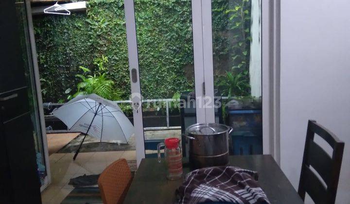 ruang makan rumah siap huni cikeas country