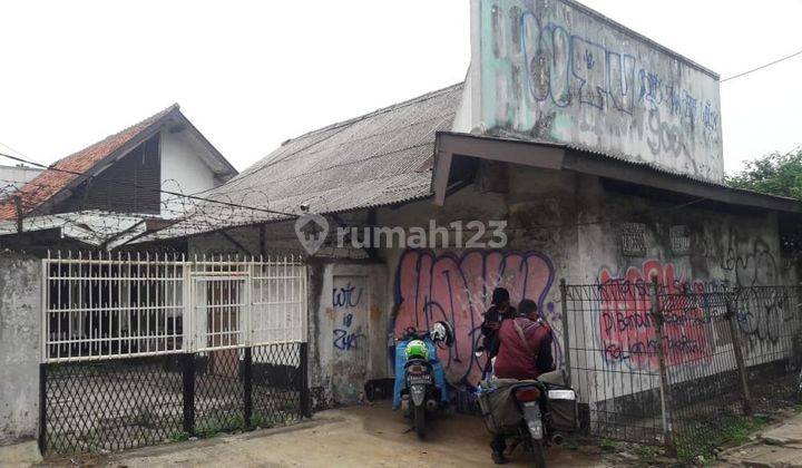 Rumah Tua Strategis Jalan Raya Bogor Jakarta Timur di JUAL 2