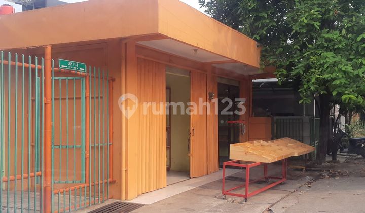 tampak depan rumah hook strategis berikut ruko