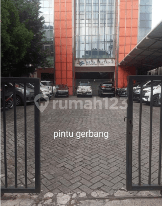 Dijual Bangunan Komersial di Jalan Raya Pasar Minggu, Jakarta Selatan