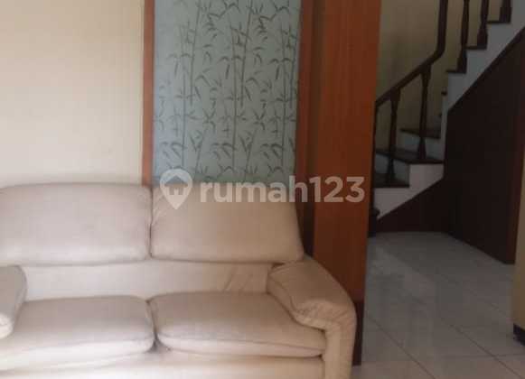 Well-Maintained 2-Story Furnished House in Babatan Pratama, Wiyung, Surabaya 2